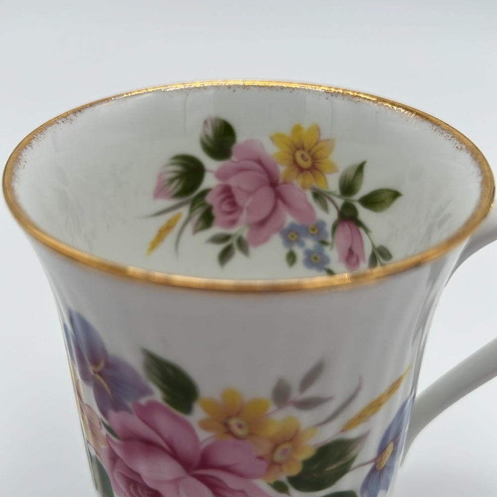 Regal Heritage Bone China Tea Mug with Gold Trim and Floral Pattern - Picture 5 of 10